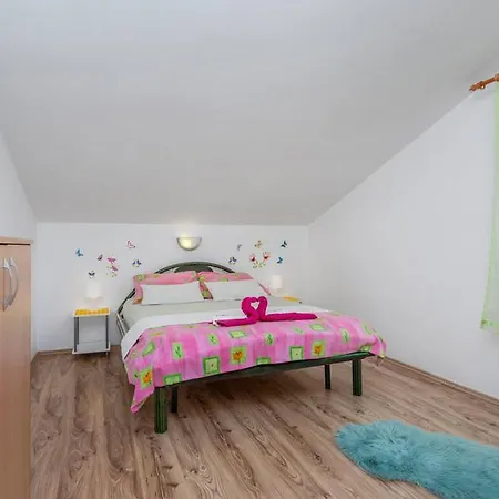 Apartament *